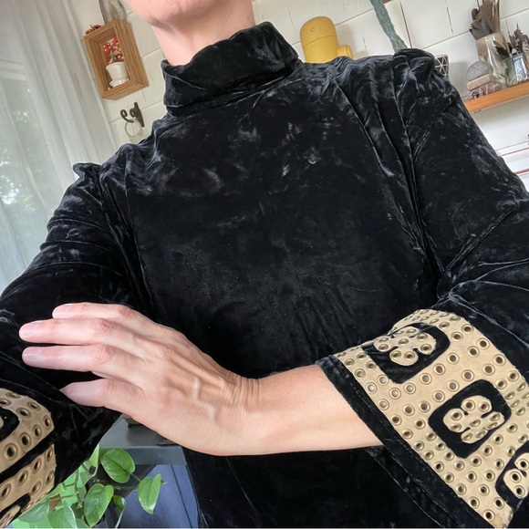 Elegant 60s velvet mini dress from London - Picture 4 of 14